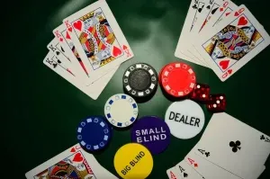poker-chips-and-button